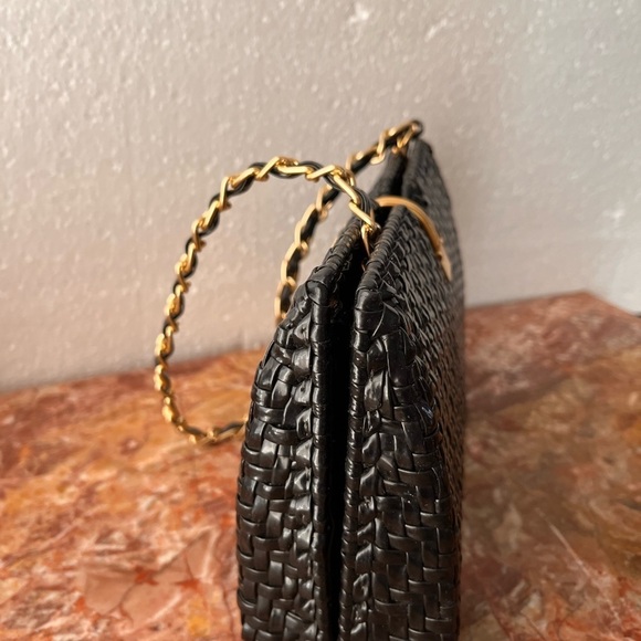 Vintage 60s purse , Black Lacquered Woven Wicker, Shoulder Bag - Picture 9 of 12